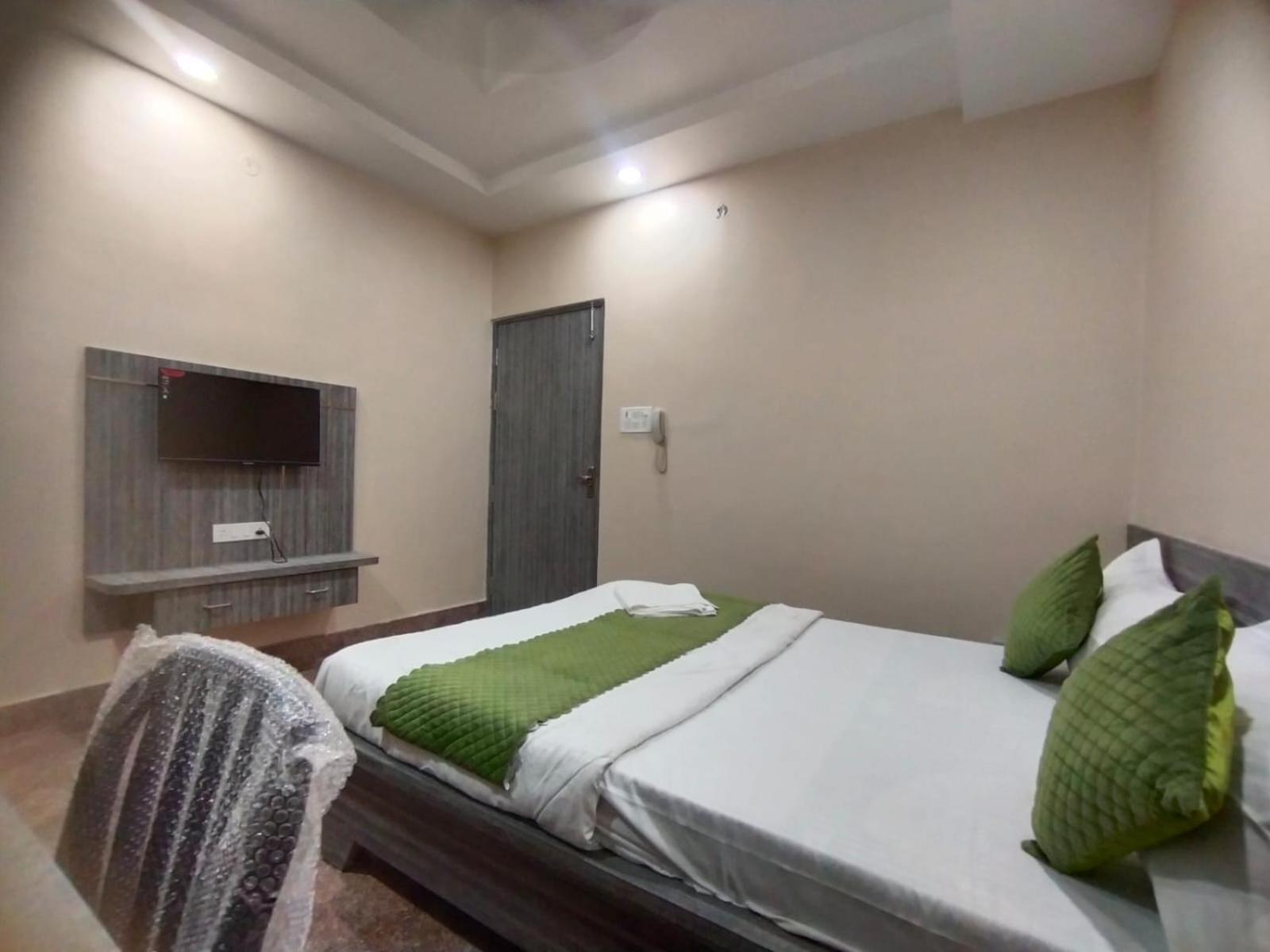 Hotel Utsav Palace Kānpur Exterior photo